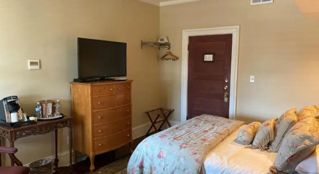 Двухместный номер Standard с балконом Inn at 835 Boutique Hotel
