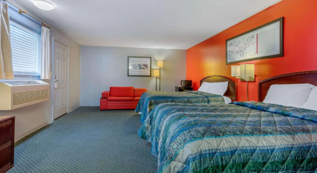 Четырёхместный номер Standard Rodeway Inn