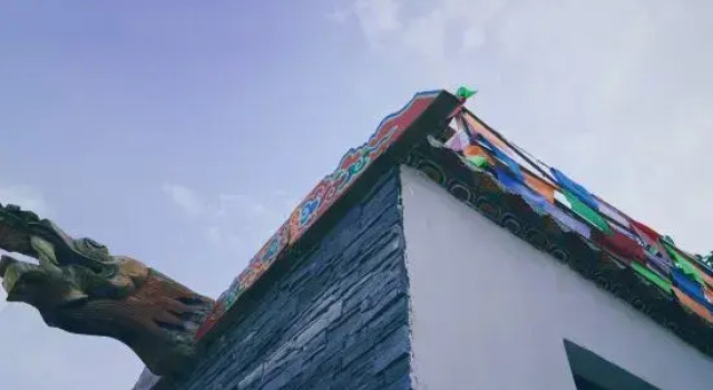 Baisha Qichi Mountain House, Prenota Hotel Baisha Yunnan
