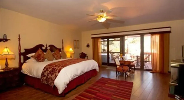 Люкс The Joy Sedona - Bed & Breakfast and Luxury Creekside Cabins