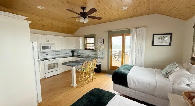 Люкс с балконом The Palms Hotel Fire Island