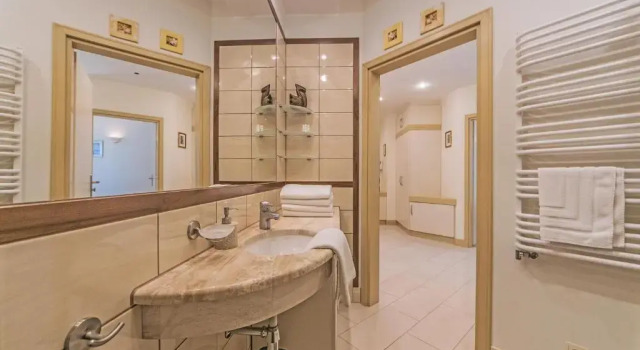 House Managers - Złota Gracja, Varaa Hotelli Górny Sopot 