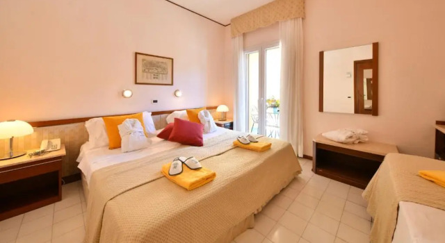 Трёхместный номер Standard Grand Hotel Terme di Augusto