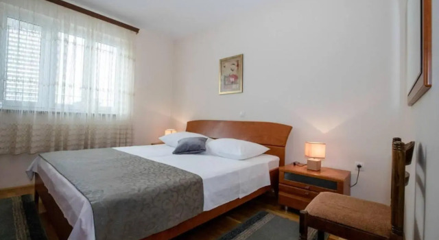 Apartments Dionis, Varaa Huoneisto Hotellit Kvarner Islands uima-altaalla, Uima-allas