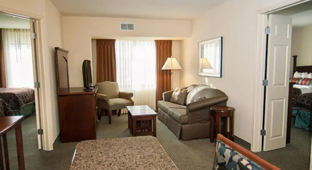 Люкс с 2 комнатами Staybridge Suites Wichita by IHG