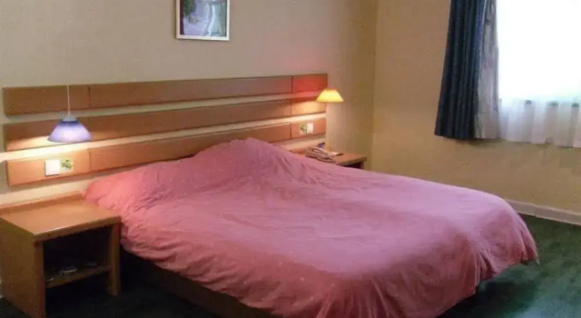 Home Inn, Boek Hotel Hotels in Shaanxi met parkeren, Parkeren