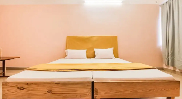 SPOT ON 60724 Al-madina Fine Dine & Lodge, Buchen Sie Hotel Hubli-Dharwar 