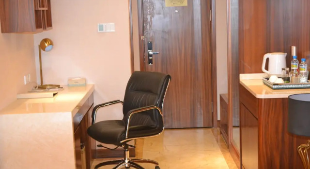 Executive Doppel Suite Hotel Kaloum