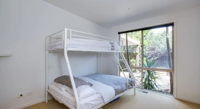 Tasman Surf House, Book Hotel Rye 