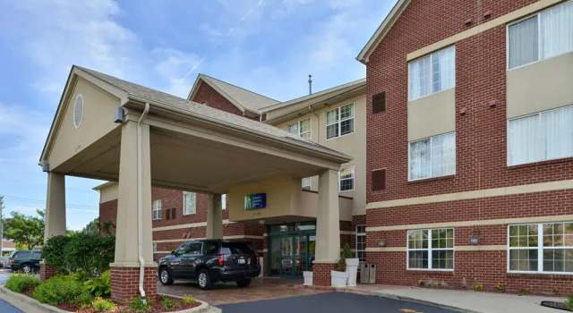 Holiday Inn Express Hotel & Suites Southfield - Detroit
