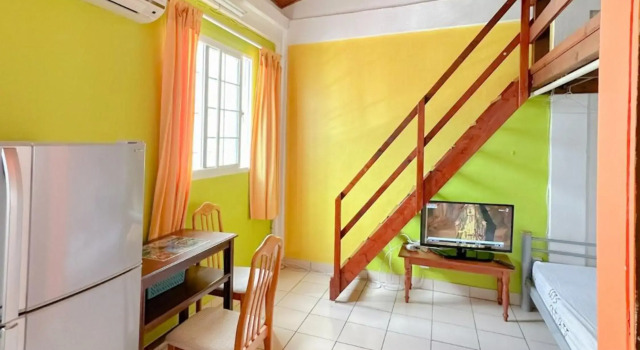 Studio avec vue sur la ville balcon et wifi a Fort de France a 1 km de la plage