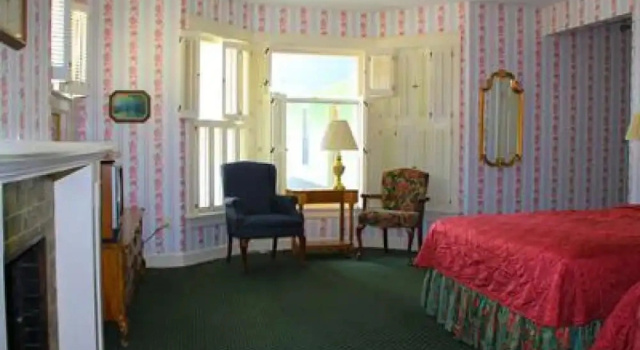 Четырёхместный номер Premium Inn on Mackinac