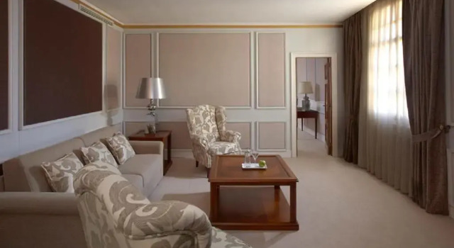 Полулюкс Eurostars Hotel de la Reconquista
