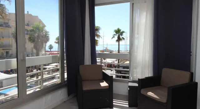 Апартаменты HACIENDA- Grand studio dans le centre avec vue mer