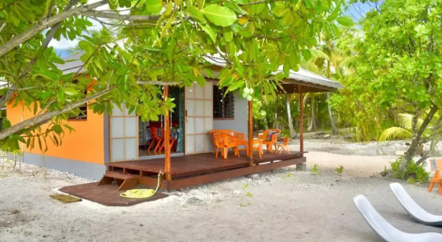 Коттедж Hiti Tikehau, the ocean side bungalow