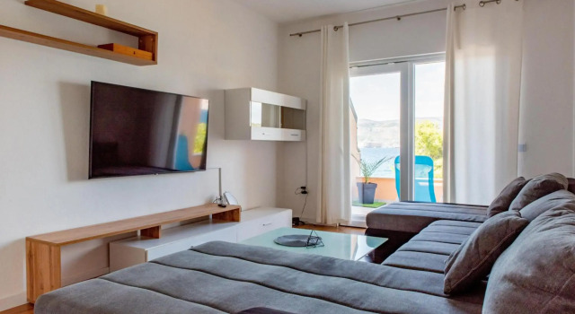 Holiday home Niva, Rezerwuj Hotel Hotele w Split-Dalmatia County z parkingiem, Parking