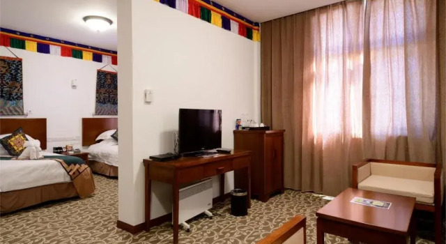 High Mountain Resort Deqin, Book Resort Deqin Yunnan