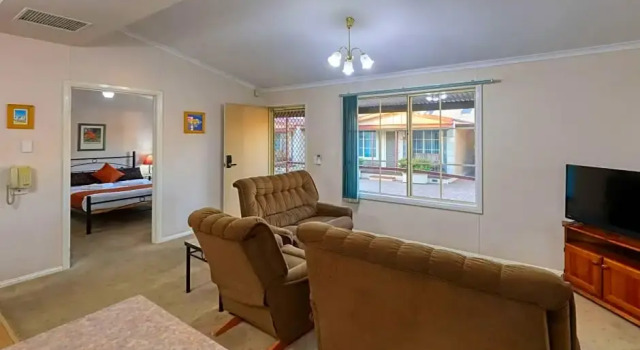 Пятиместный люкс Comfort Inn Crystal Broken Hill
