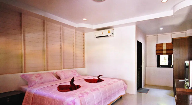 Haad Yao Bungalows