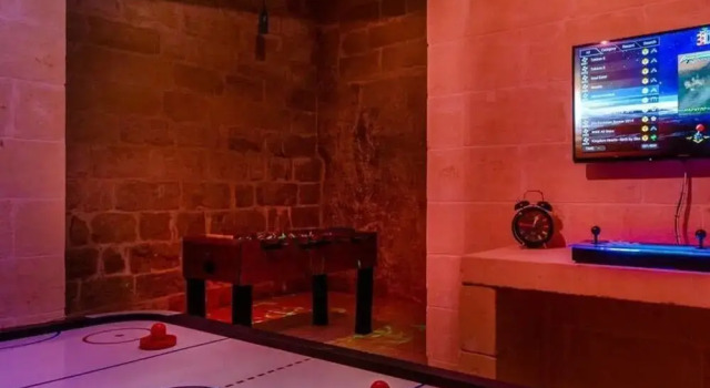 Вилла Grand Gozo Farmhouse With Games Room Pool