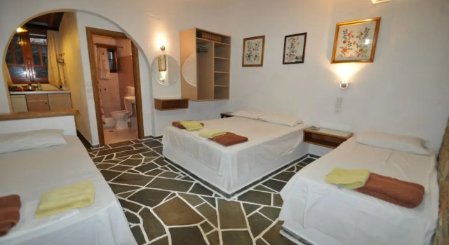 Четырёхместный номер Standard с балконом Villa Mata