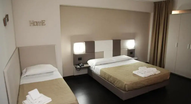 Трёхместный номер Hotel Sogni DOro Airport