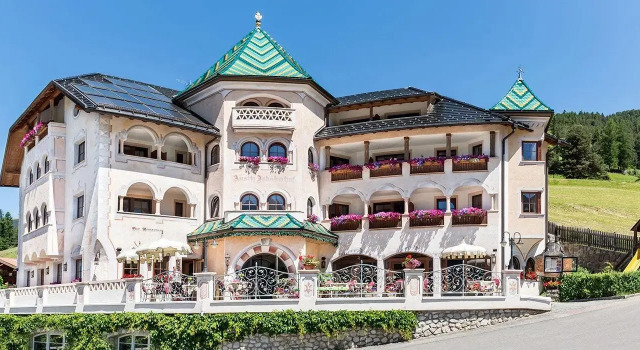 Hotel Ansitz Jakoberhof, Забронировать Отель Ортизеи Валь-Гардена
