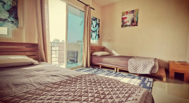 1314c Home at Sat. Night Market Near Airport and Old City / Free Pick up