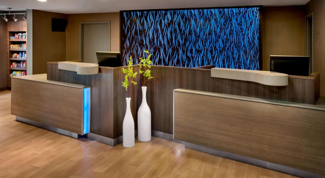 Fairfield Inn & Suites by Marriott Great Barrington Lenox/Berkshires, Varaa Hotelli Hotellit New England uima-altaalla, Uima-allas