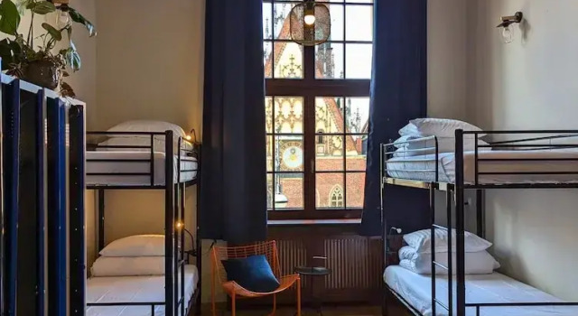 Кровать в общем номере (женский номер) с видом на город RYNEK 30 Hostel