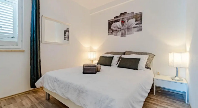 Awesome Apartment in Zrnovo With Outdoor Swimming Pool, Wifi and 3 Bedrooms, Prenota Appartamento Hotel a Croatian Islands con piscina, Piscina