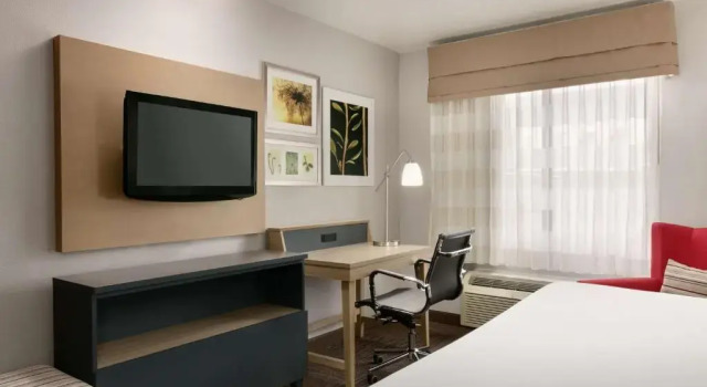 Люкс Country Inn & Suites by Radisson, Roanoke Rapids, NC