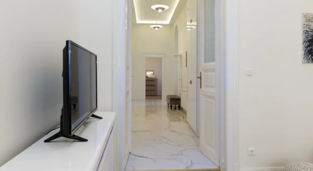 Апартаменты Jenny luxury two bedrooms apartment.