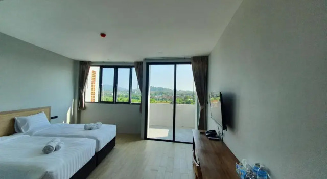 Двухместный номер Standard с красивым видом из окна Atom Phuket Hotel