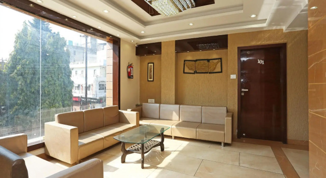 Capital O 8650 Hotel Johri Residency