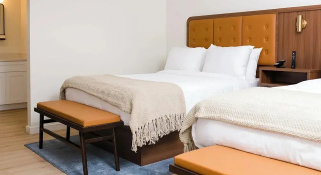 Четырёхместный номер Deluxe Salt Ranch Hotel