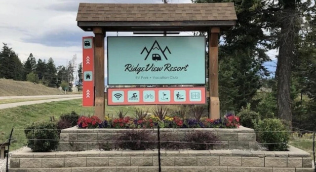 RidgeView Resort, Book Ferieresort Hoteller i Britisk Columbia med pool, Swimmingpool