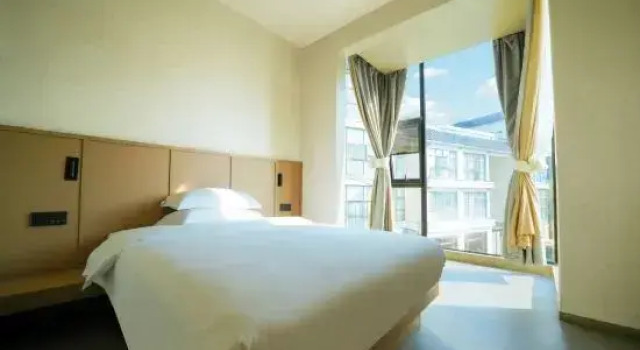 Семейный люкс White House Weichi Hostel