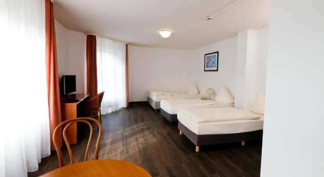 Четырёхместный номер Standard Apart Hotel Sehnde