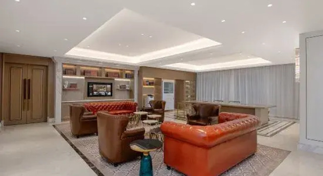 Vienna International Hotel (Wuhan Caidian Street Linzhang Avenue Metro Station)