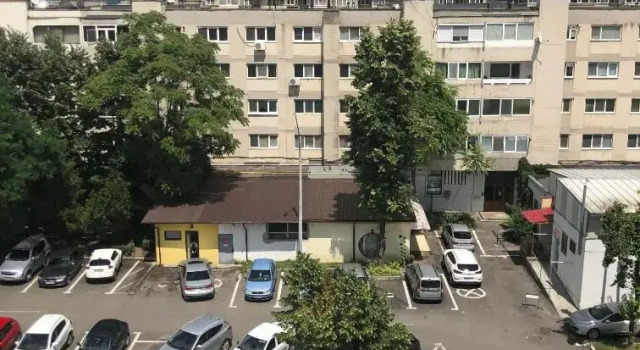Open Space UltraCentral, Забронировать Отель Отели Арджеш с парковкой, Парковка