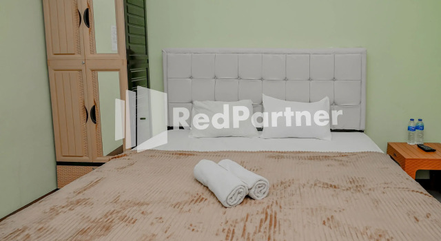 Krucuk Guest House Syariah RedPartner, Rezervasyon Misafirhane North Cirebon West Java