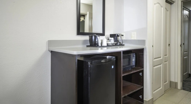 Люкс c 1 комнатой Country Inn & Suites by Radisson, Rocky Mount, NC