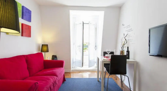 Traditional Duplex Terrace Principe Real, Забронировать Отель Мизерикорди Лиссабон, рядом с Рату