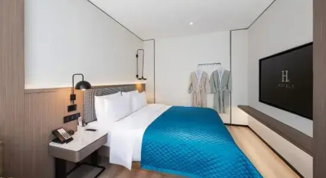 Люкс Deluxe H Hotel (Xuchang Wanda Fat Donglai Angel City)
