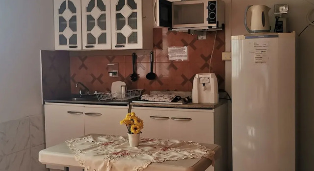 Четырёхместное бунгало с балконом Mataveri Inn