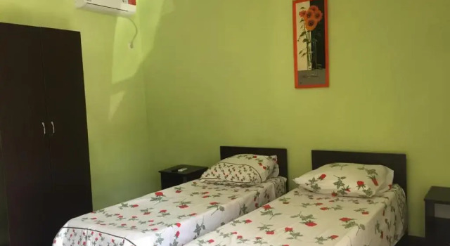 Mini Hotel on Lakoba