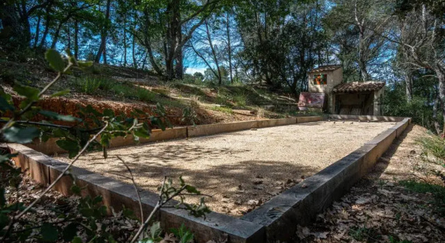 Stunning panoramic views in Roussillon, Забронировать Отель Отели в центре Русийон, в центре