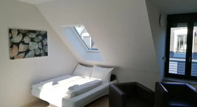Четырёхместный номер Standard KH Hotel