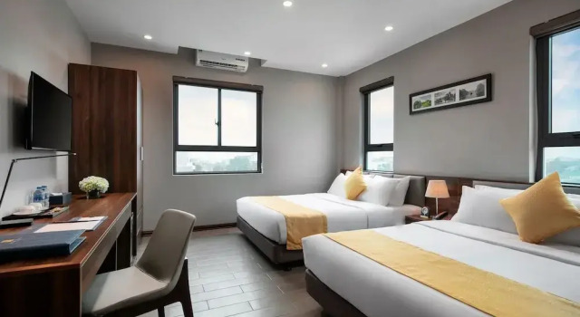 Golden Season Hotel
